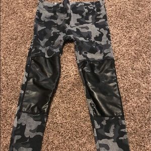 Camo leggings